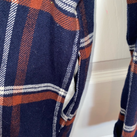 Button down top - Picture 5 of 6